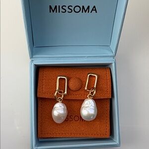 Missoma Baroque Pearl Ovate Gold Hoop Earrings